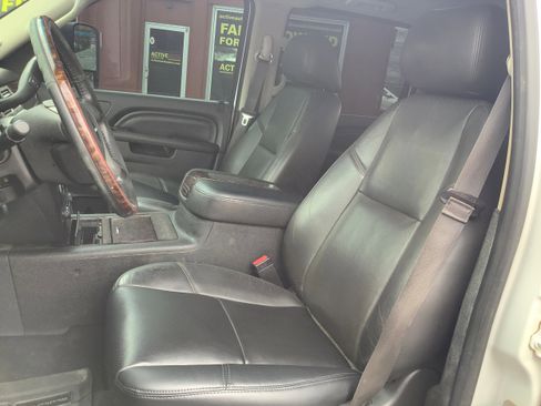 Used 2013 GMC Sierra 2500 Denali w/ Snow Plow Prep Package image 10