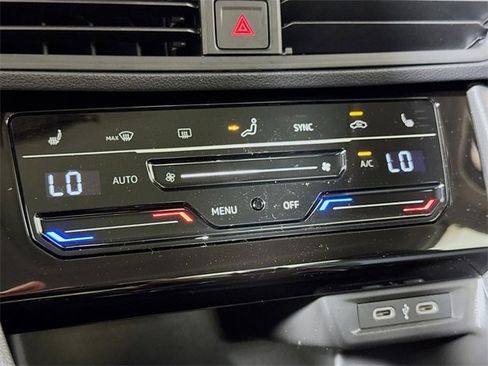 New 2026 Volkswagen Jetta SE image 9