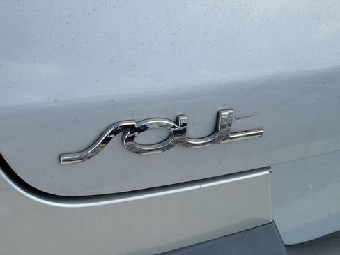 Used 2020 Kia Soul S FWD image 4