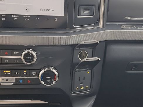 New 2026 Ford F250 Platinum w/ FX4 Off-Road Package AWD/4WD image 16