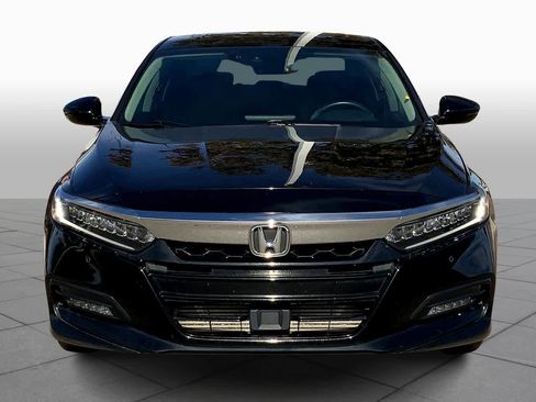 Used 2018 Honda Accord Touring image 3