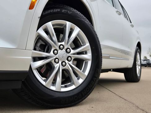 Certified 2024 Cadillac XT6 Luxury w/ LPO, Floor Liner Package image 8