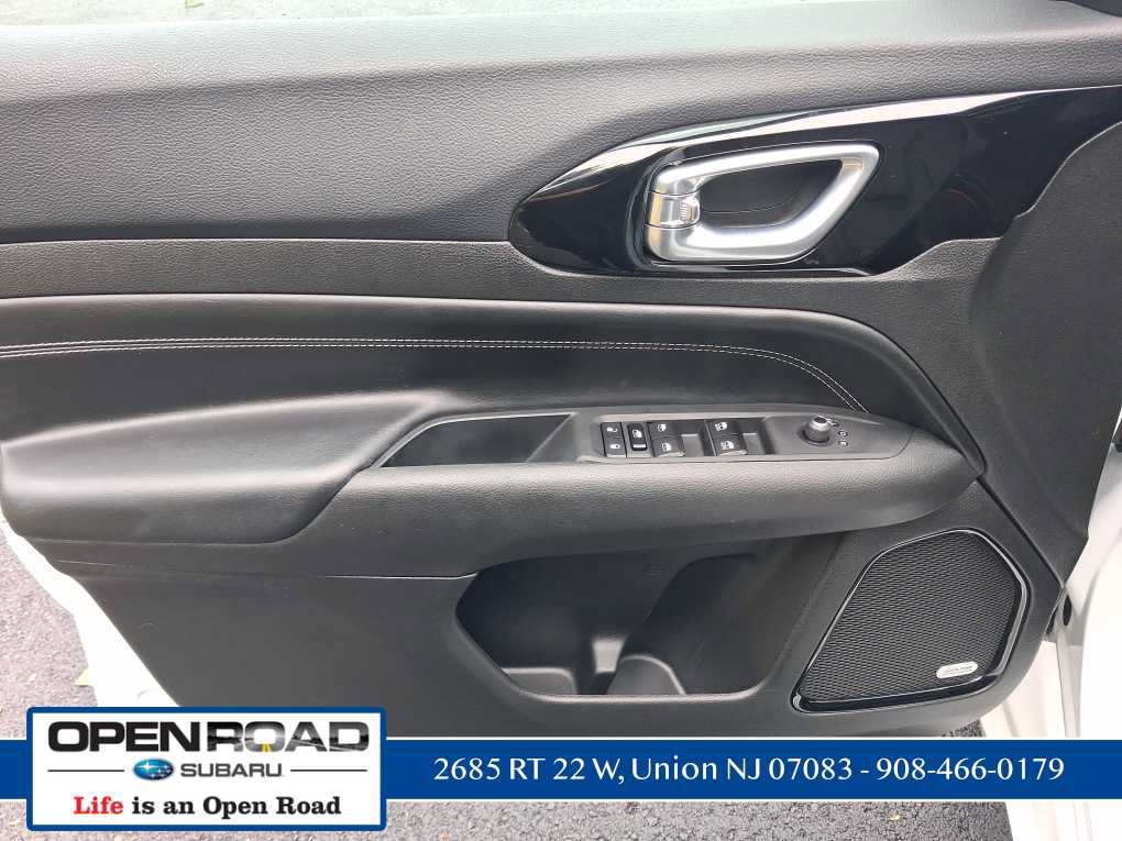 Used 2024 Jeep Compass Limited w/ High Altitude Package AWD/4WD image 25