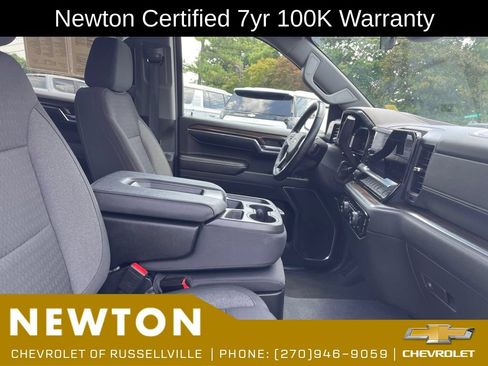 Used 2023 Chevrolet Silverado 1500 LT AWD/4WD image 19