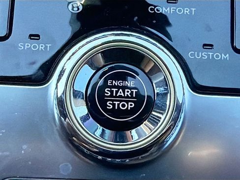 Used 2024 Bentley Flying Spur W12 image 39