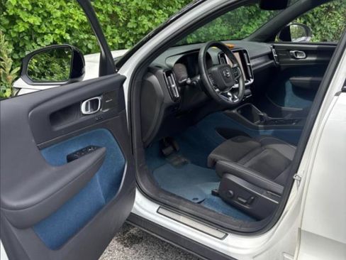 Used 2023 Volvo XC40 Recharge Ultimate AWD/4WD image 11