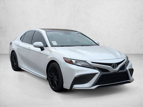 Used 2021 Toyota Camry XSE image 8