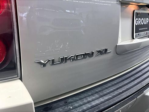 Used 2013 GMC Yukon XL Denali RWD image 29