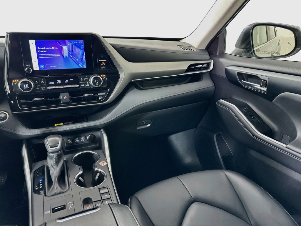 Certified 2025 Toyota Highlander XLE FWD image 22