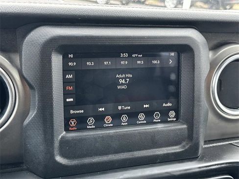 Used 2019 Jeep Wrangler Unlimited Rubicon w/ Steel Bumper Group image 18