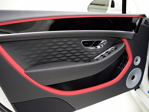 Used 2025 Bentley Continental GT Speed image 44