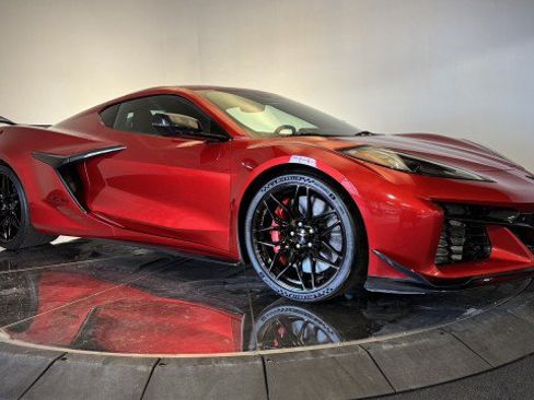 Used 2024 Chevrolet Corvette Z06 w/ Z07 Performance Package RWD image 18