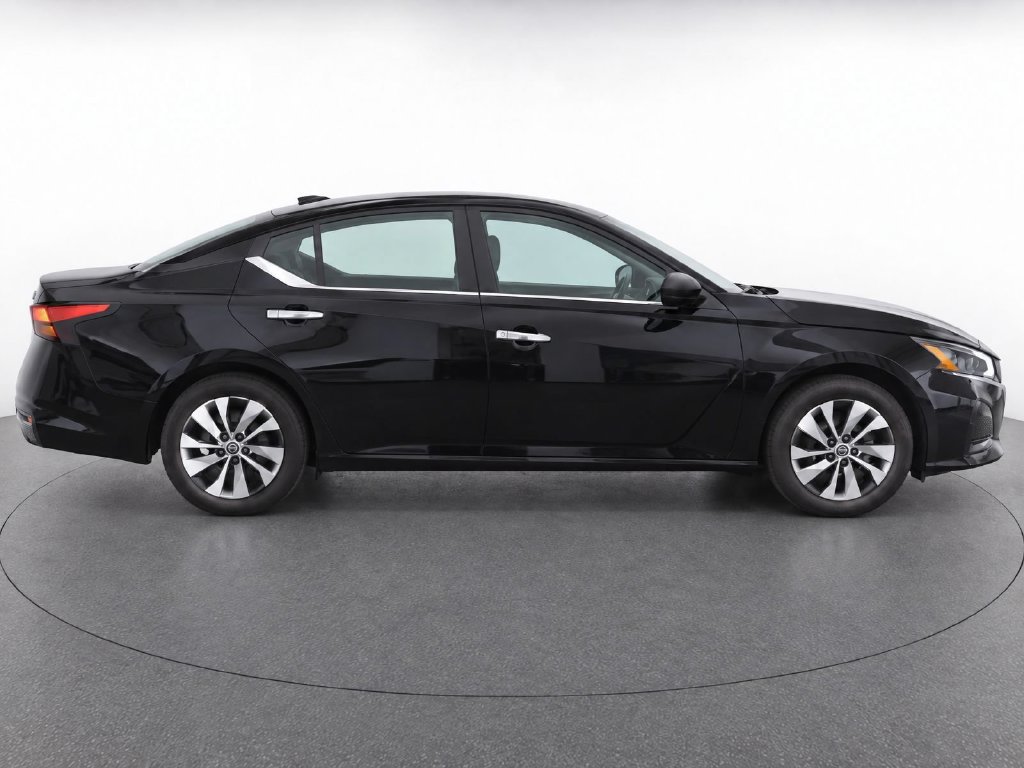 Certified 2025 Nissan Altima 2.5 S FWD image 8