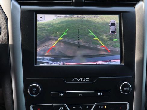 Used 2019 Ford Fusion SEL FWD image 31