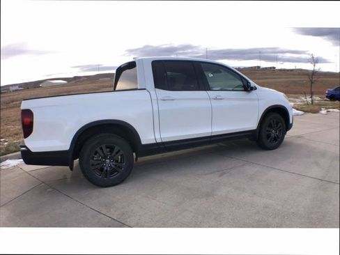 Used 2020 Honda Ridgeline Sport image 5