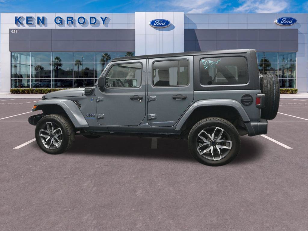 Used 2024 Jeep Wrangler Unlimited AWD/4WD image 5