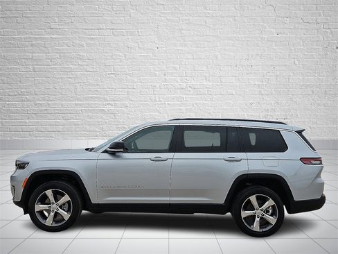 New 2025 Jeep Grand Cherokee L Limited image 2