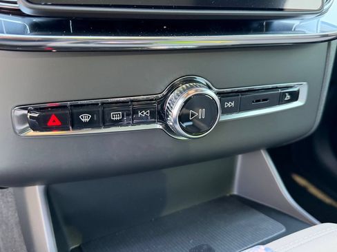 New 2027 Volvo XC90 B6 Plus AWD/4WD image 13