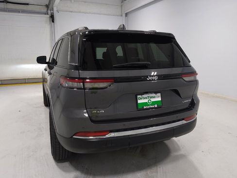 Used 2022 Jeep Grand Cherokee Laredo w/ Luxury Tech Group I AWD/4WD image 6