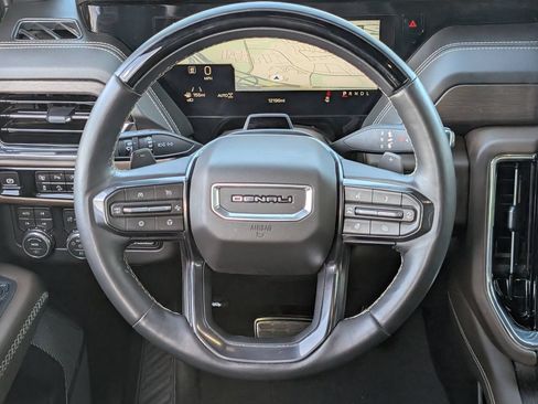 Used 2026 GMC Yukon Denali Ultimate AWD/4WD image 11