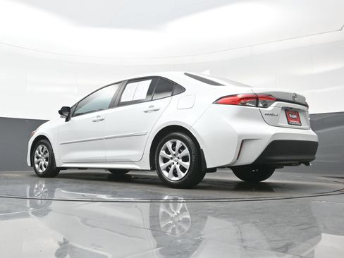 Used 2026 Toyota Corolla LE FWD image 28