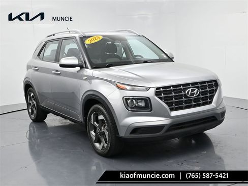 Used 2023 Hyundai Venue SEL image 1