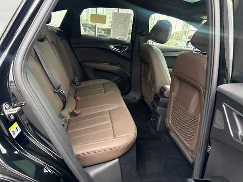 Certified 2022 Audi Q4 e-tron Prestige AWD/4WD image 26