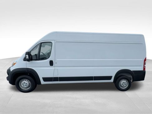 Used 2024 RAM ProMaster 2500 w/ Convenience Group FWD image 5