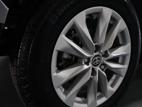 Used 2022 Toyota Corolla Cross LE image 29