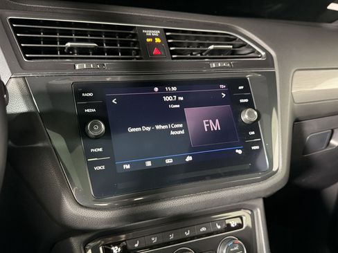 Used 2020 Volkswagen Tiguan SE R-Line FWD image 24