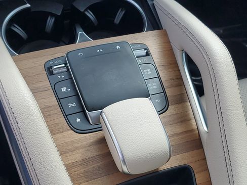 Used 2024 Mercedes-Benz GLE 450 4MATIC image 27