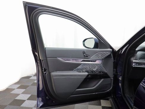 New 2026 BMW 760i xDrive w/ Executive Package image 4