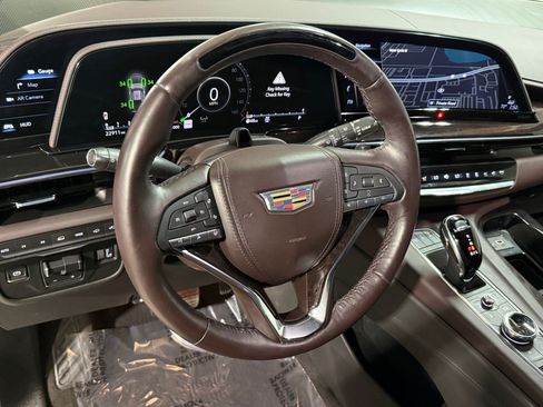 Certified 2023 Cadillac Escalade ESV Sport Platinum AWD/4WD image 4