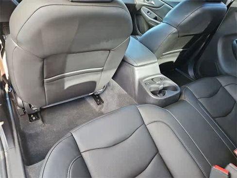 Used 2017 Chevrolet Volt Premier w/ Driver Confidence II Package image 17