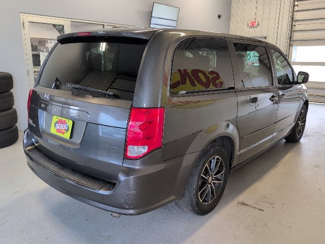 Used 2016 Dodge Grand Caravan SXT FWD image 5