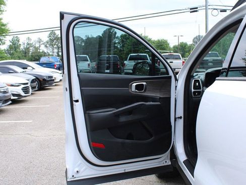 Used 2021 Kia Sorento EX w/ EX AWD X-Line Package image 12