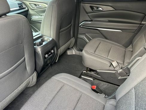 Used 2024 Chevrolet Traverse LT image 13