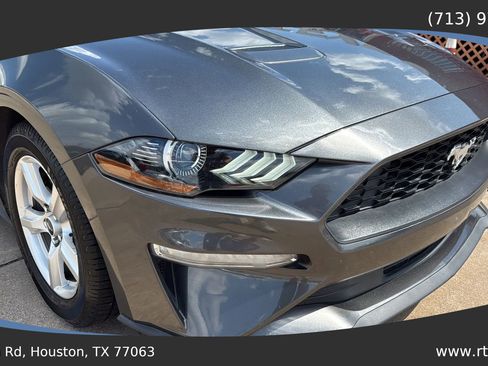 Used 2018 Ford Mustang Coupe image 12