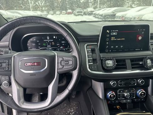 Used 2022 GMC Yukon XL SLT w/ SLT Luxury Package image 7