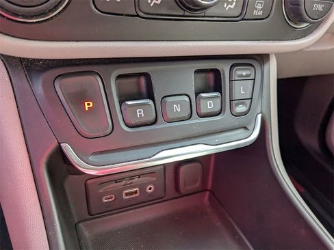 Used 2019 GMC Terrain SLT w/ Preferred Package image 24