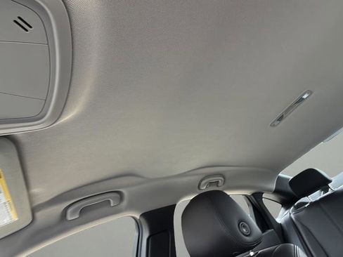 Used 2016 Chevrolet Impala LT w/ Convenience Package image 17