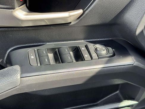 Used 2025 Toyota Tacoma TRD Off-Road image 18