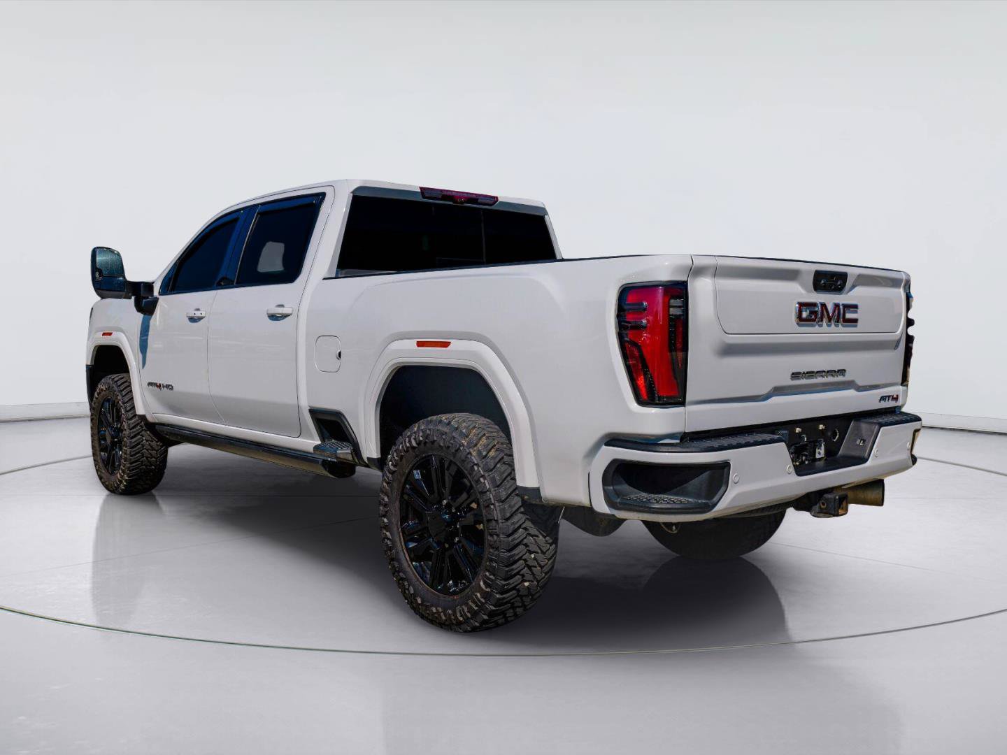 Used 2024 GMC Sierra 2500 AT4 w/ Technology Package AWD/4WD image 9