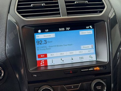 Used 2018 Ford Explorer XLT w/ Equipment Group 202A AWD/4WD image 38
