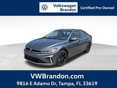 Used 2025 Volkswagen Jetta SE w/ Sunroof Package