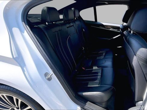 Used 2018 BMW 530i w/ Premium Package RWD image 19