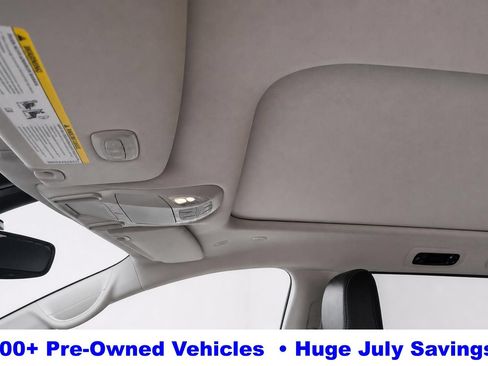 Used 2022 Chrysler Pacifica Limited FWD image 16