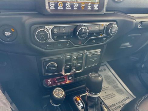 Used 2023 Jeep Wrangler Unlimited Rubicon 4xe w/ Cold Weather Group AWD/4WD image 17