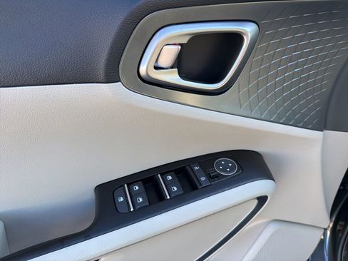 Certified 2025 Kia Soul EX image 14
