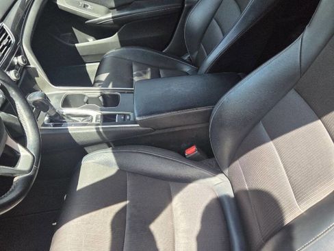 Used 2018 Honda Accord Sport image 14